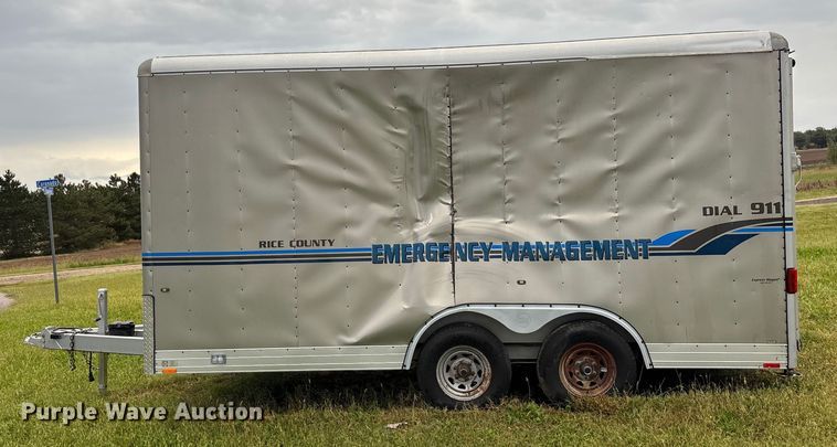 image for item ET4627 2004 Wells Cargo enclosed cargo trailer