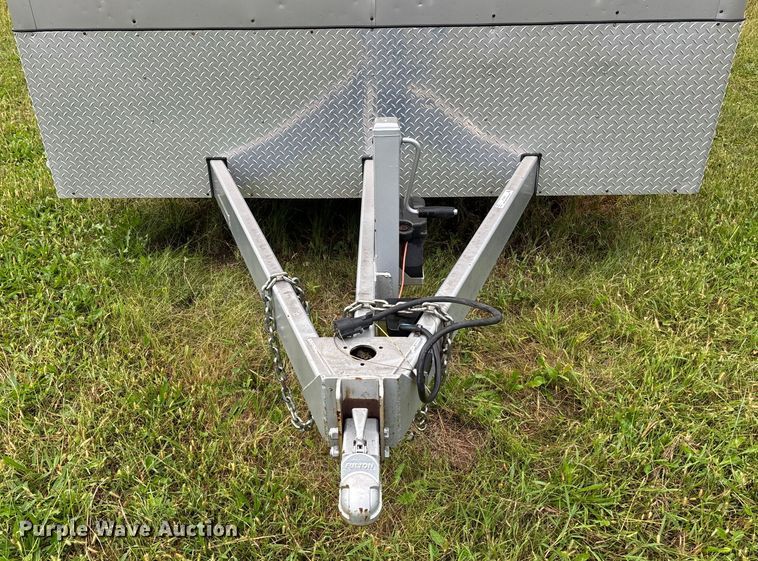 image for item ET4627 2004 Wells Cargo enclosed cargo trailer