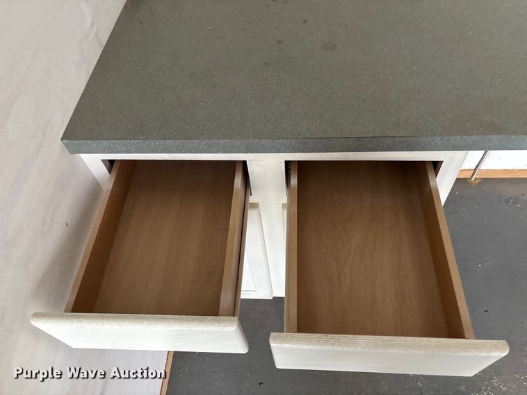 image for item ET4627 2004 Wells Cargo enclosed cargo trailer