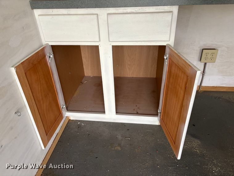 image for item ET4627 2004 Wells Cargo enclosed cargo trailer