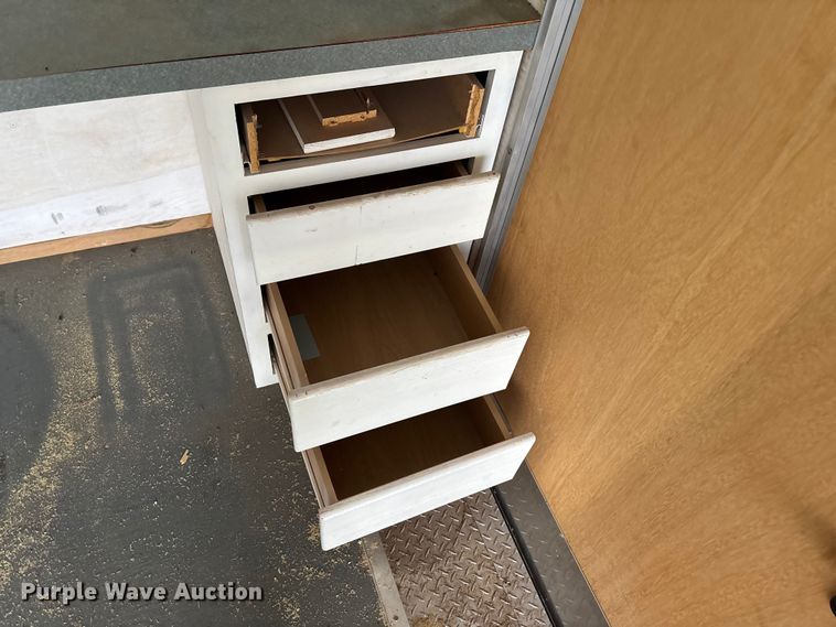 image for item ET4627 2004 Wells Cargo enclosed cargo trailer