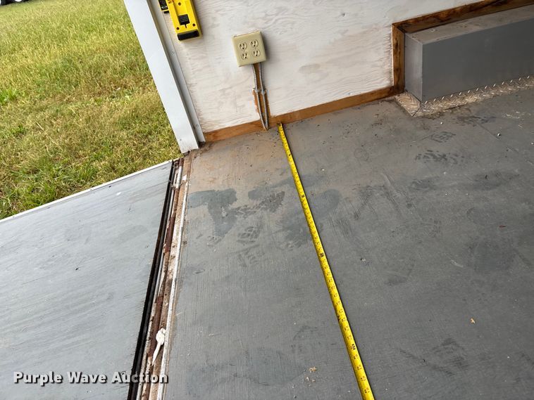 image for item ET4627 2004 Wells Cargo enclosed cargo trailer