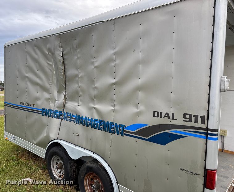 image for item ET4627 2004 Wells Cargo enclosed cargo trailer