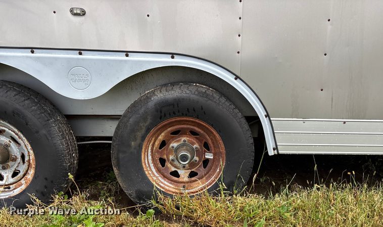 image for item ET4627 2004 Wells Cargo enclosed cargo trailer