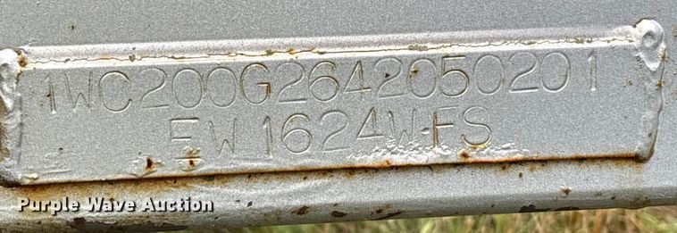 image for item ET4627 2004 Wells Cargo enclosed cargo trailer