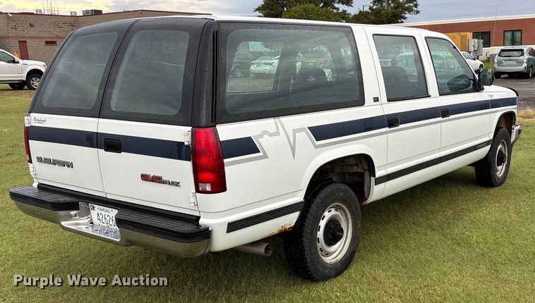 image for item ET4628 1992 GMC Suburban SUV