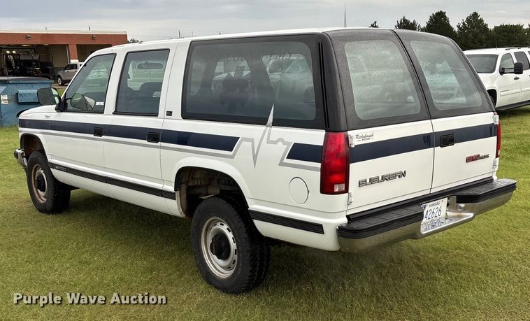 image for item ET4628 1992 GMC Suburban SUV