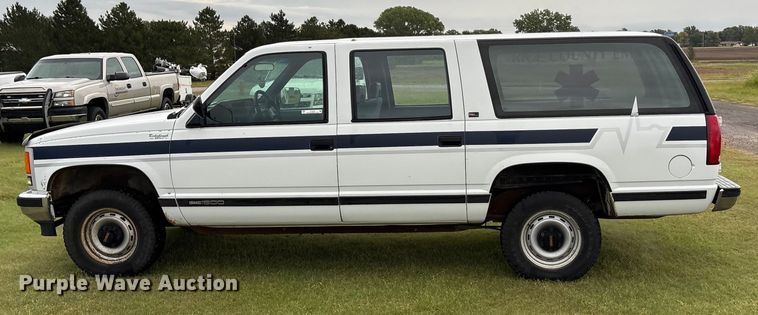 image for item ET4628 1992 GMC Suburban SUV
