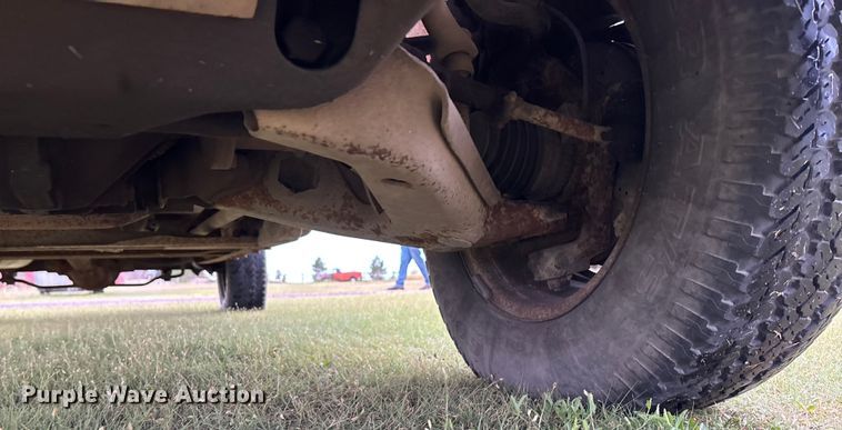 image for item ET4628 1992 GMC Suburban SUV