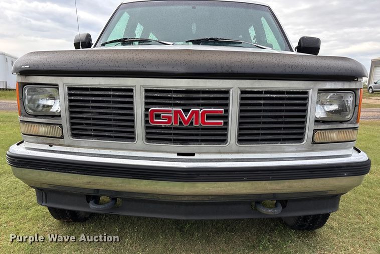 image for item ET4628 1992 GMC Suburban SUV