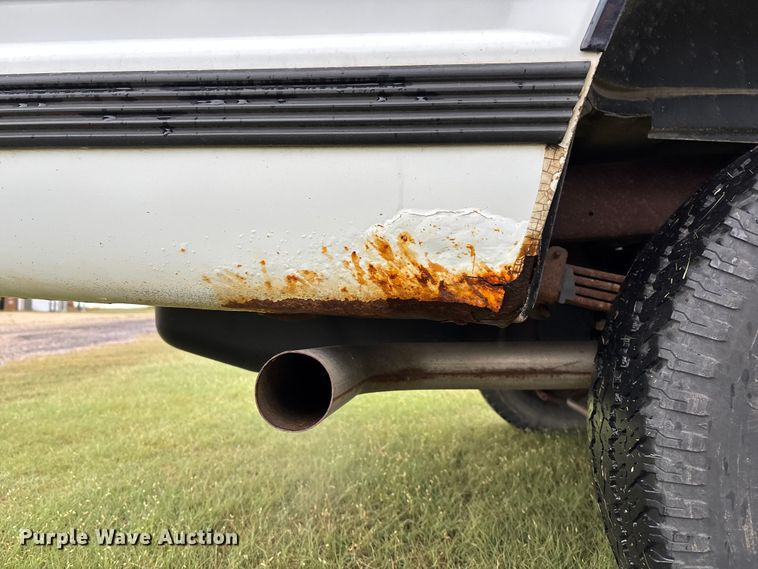 image for item ET4628 1992 GMC Suburban SUV