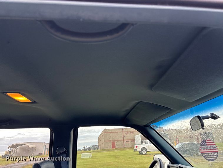 image for item ET4628 1992 GMC Suburban SUV