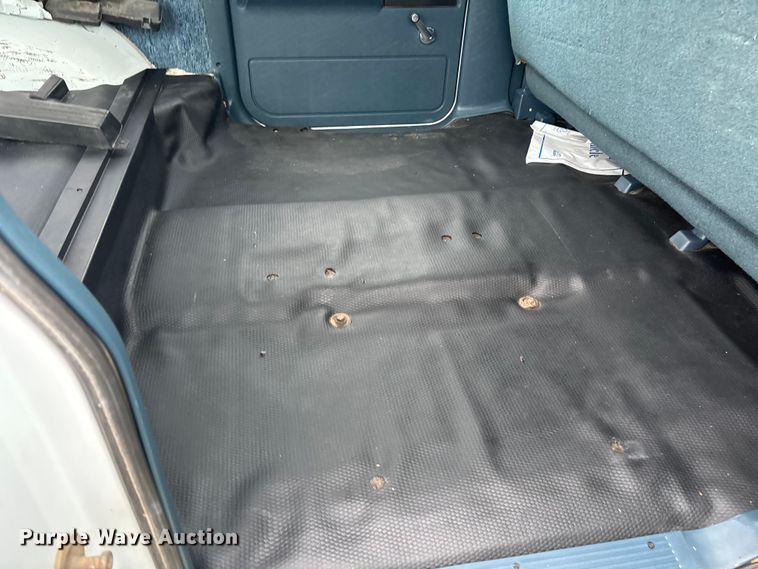 image for item ET4628 1992 GMC Suburban SUV