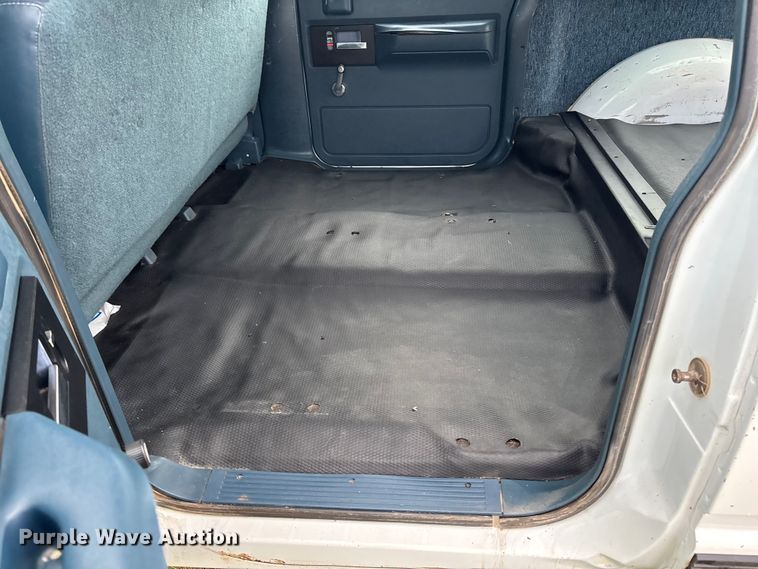 image for item ET4628 1992 GMC Suburban SUV