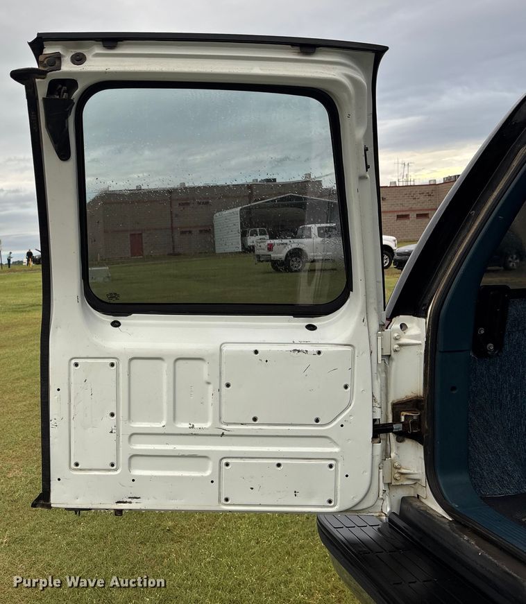 image for item ET4628 1992 GMC Suburban SUV