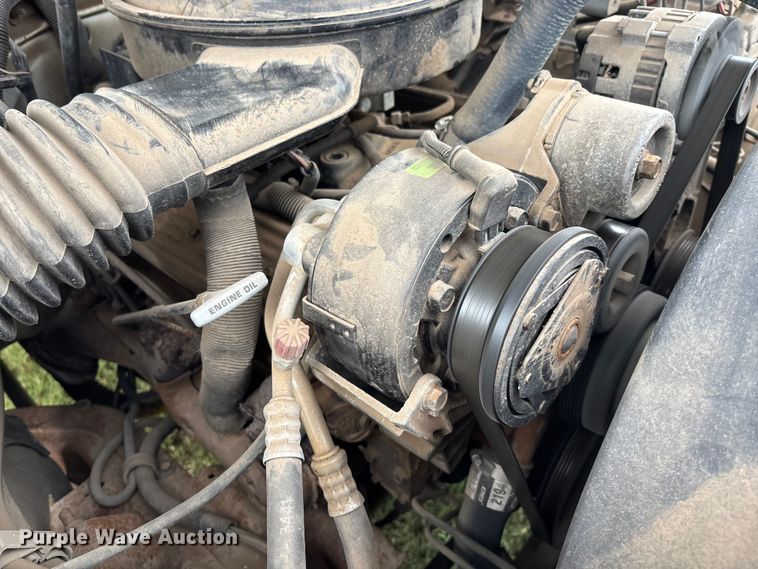 image for item ET4628 1992 GMC Suburban SUV