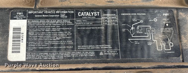 image for item ET4628 1992 GMC Suburban SUV