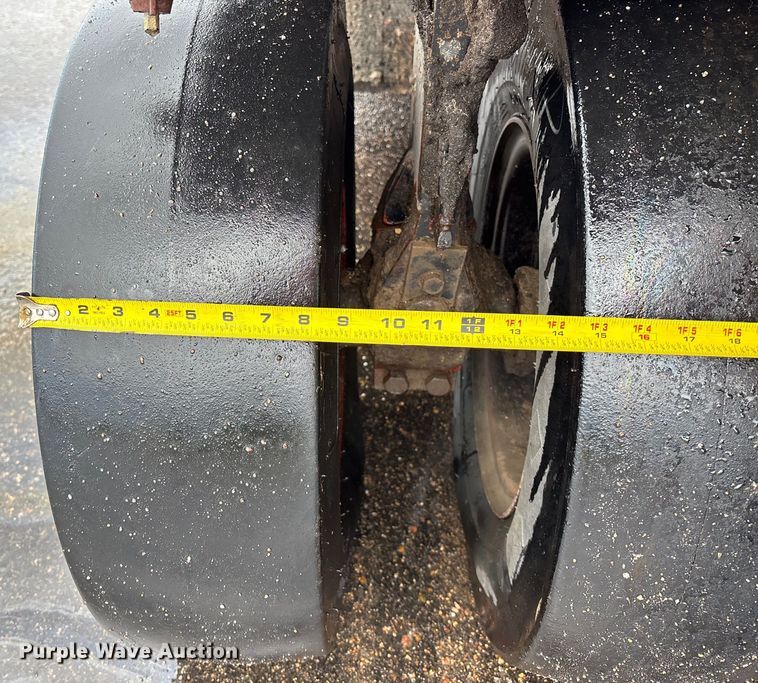 image for item ET4638 Ingram 9-2800PA pneumatic roller