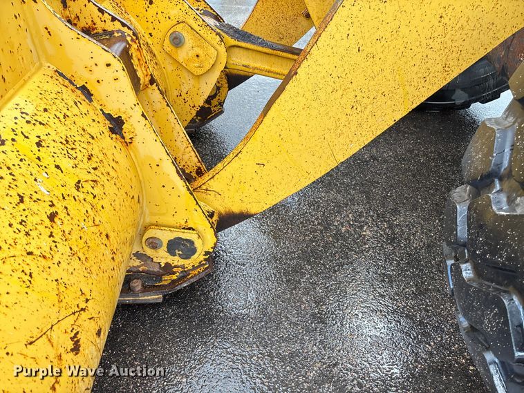 image for item ET4639 2004 Komatsu WA380 Wheel Loader