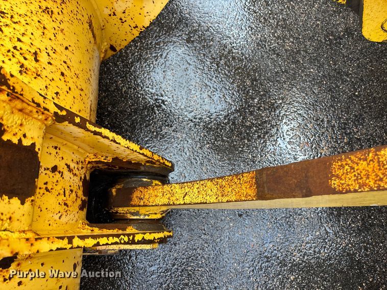 image for item ET4639 2004 Komatsu WA380 Wheel Loader