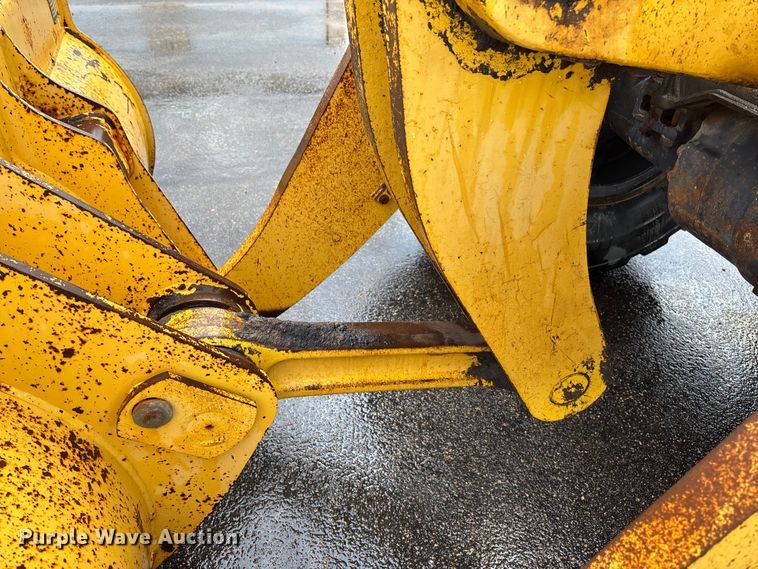 image for item ET4639 2004 Komatsu WA380 Wheel Loader