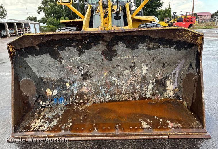 image for item ET4639 2004 Komatsu WA380 Wheel Loader