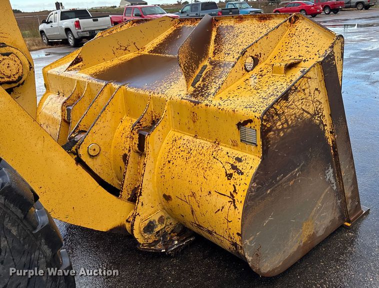 image for item ET4639 2004 Komatsu WA380 Wheel Loader