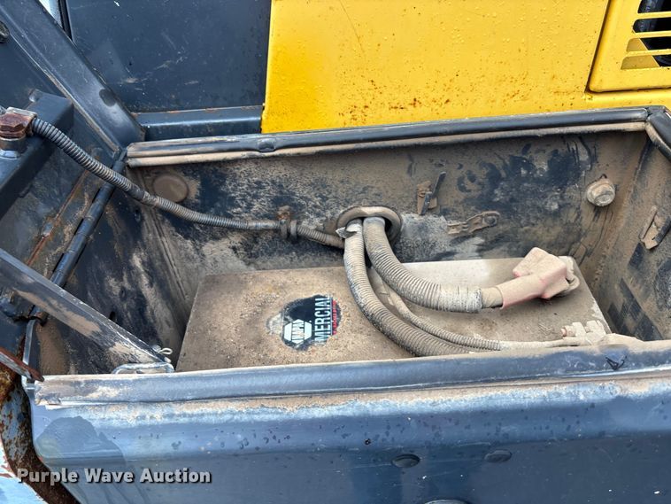 image for item ET4639 2004 Komatsu WA380 Wheel Loader