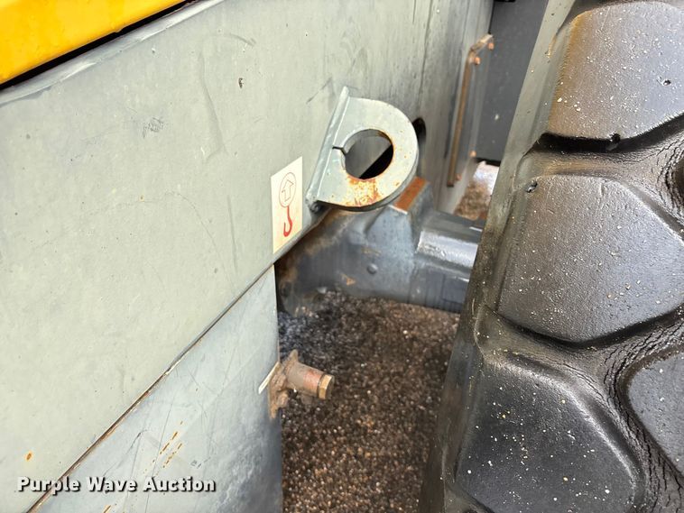 image for item ET4639 2004 Komatsu WA380 Wheel Loader