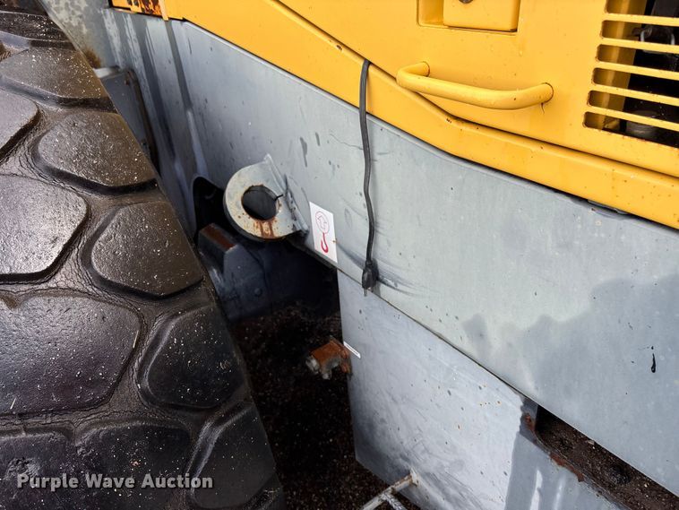 image for item ET4639 2004 Komatsu WA380 Wheel Loader