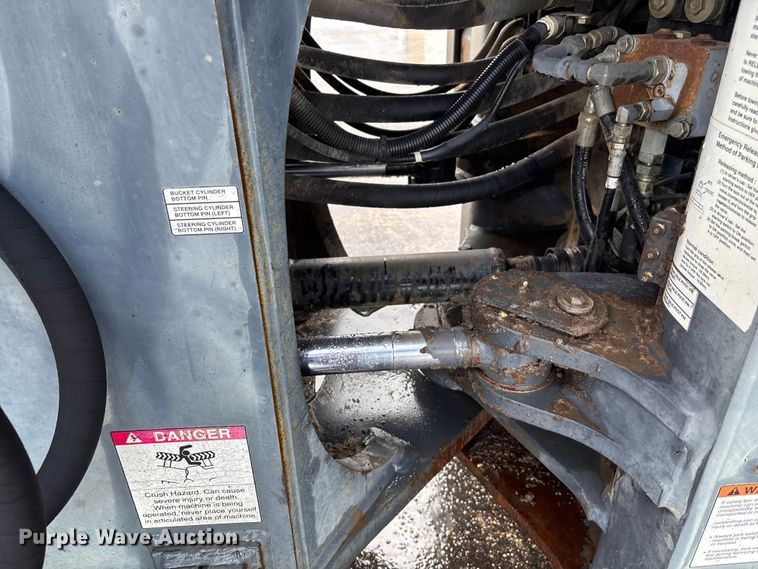 image for item ET4639 2004 Komatsu WA380 Wheel Loader