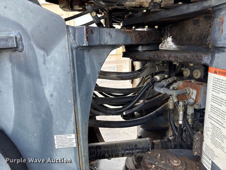 image for item ET4639 2004 Komatsu WA380 Wheel Loader