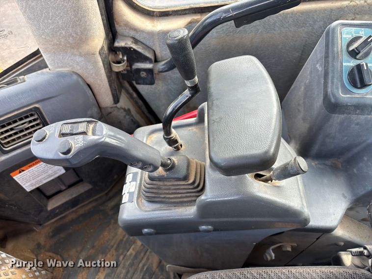 image for item ET4639 2004 Komatsu WA380 Wheel Loader