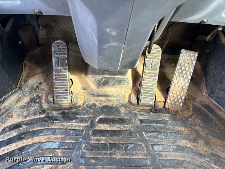 image for item ET4639 2004 Komatsu WA380 Wheel Loader