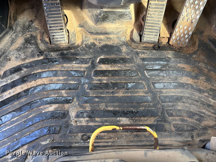 image for item ET4639 2004 Komatsu WA380 Wheel Loader