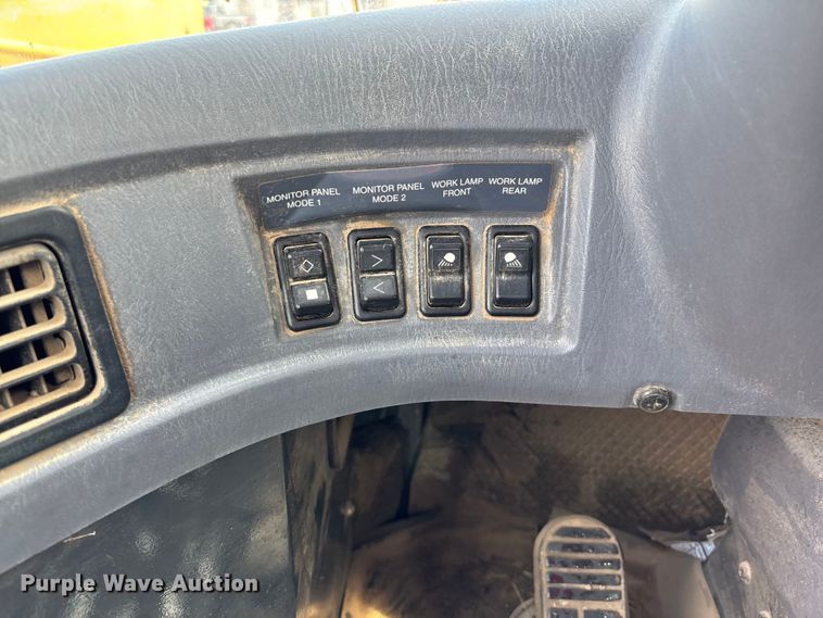 image for item ET4639 2004 Komatsu WA380 Wheel Loader