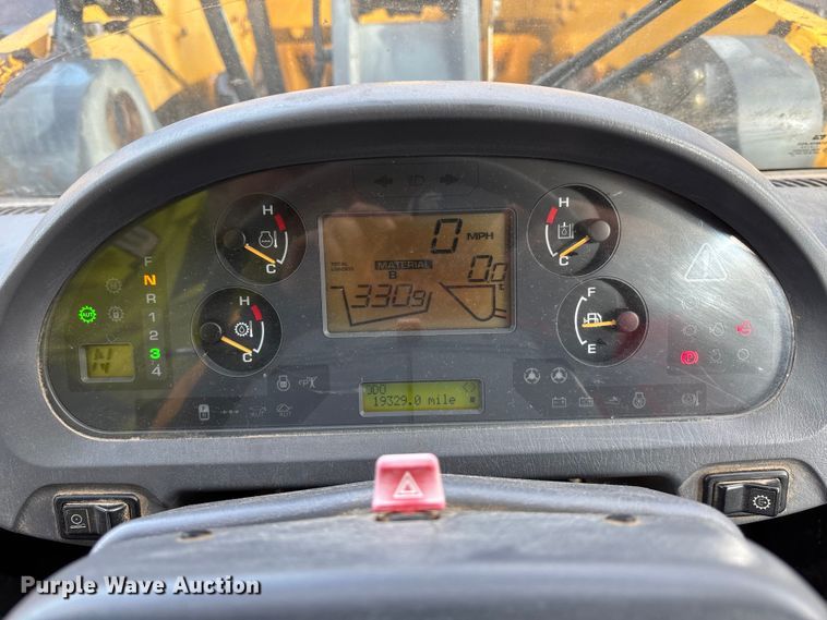 image for item ET4639 2004 Komatsu WA380 Wheel Loader