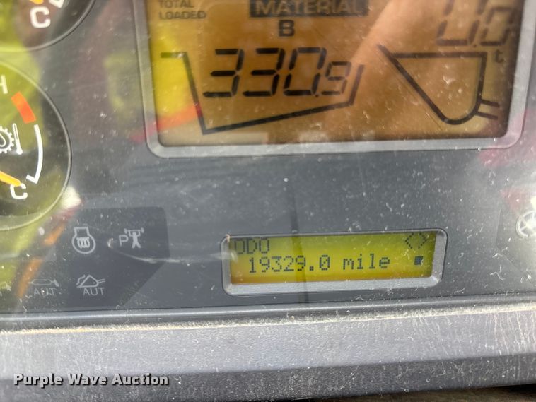 image for item ET4639 2004 Komatsu WA380 Wheel Loader