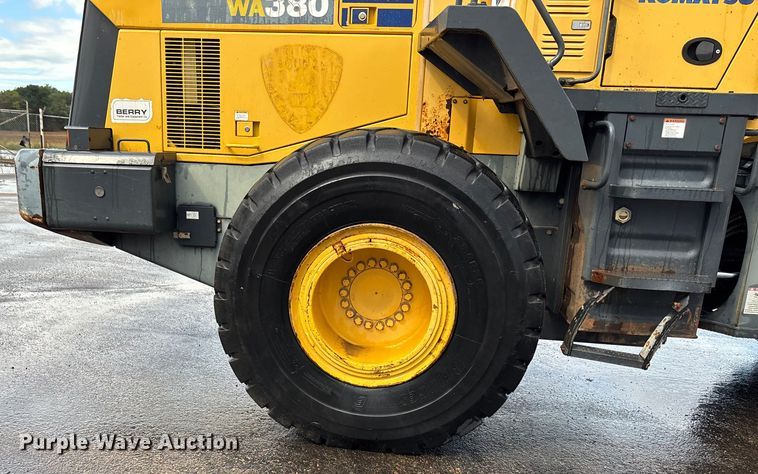 image for item ET4639 2004 Komatsu WA380 Wheel Loader