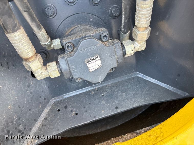 image for item ET4640 2007 Bomag BW190 AD-4 double drum vibratory roller