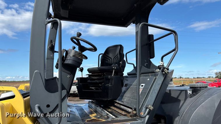 image for item ET4640 2007 Bomag BW190 AD-4 double drum vibratory roller