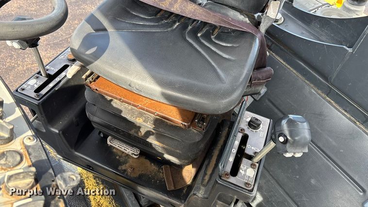 image for item ET4640 2007 Bomag BW190 AD-4 double drum vibratory roller