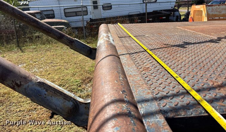 image for item ET4642 1992 CHEV Flatbed Winch Truck winch truck