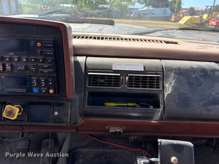 image for item ET4642 1992 CHEV Flatbed Winch Truck winch truck