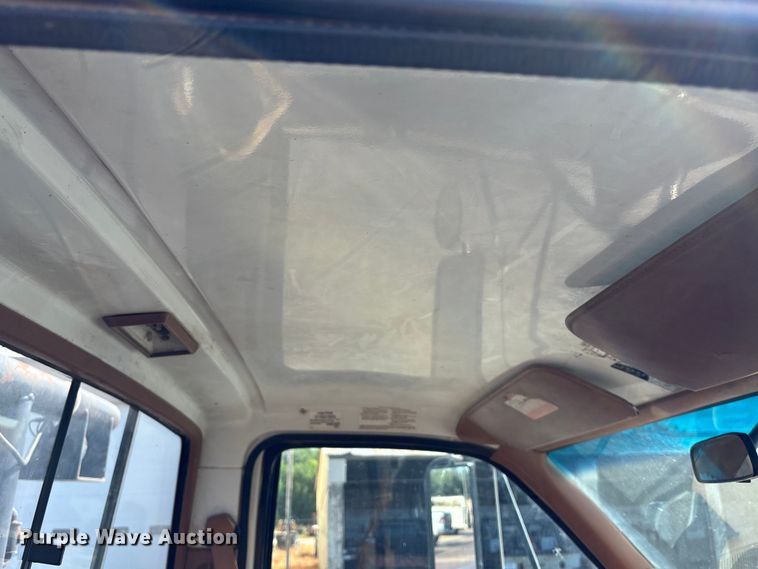 image for item ET4642 1992 CHEV Flatbed Winch Truck winch truck