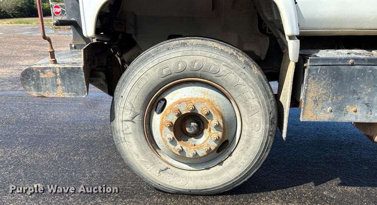 image for item ET4642 1992 CHEV Flatbed Winch Truck winch truck