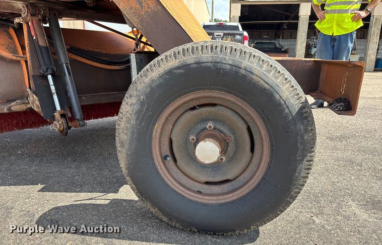 image for item ET4643 Broce Broom RF300 broom