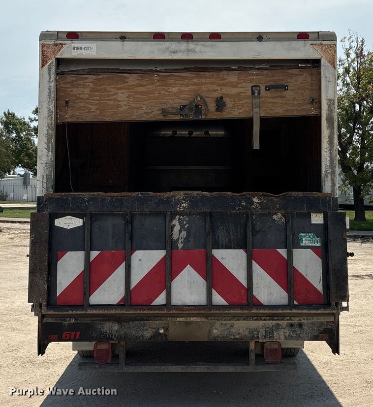 image for item EU0033 2005 Ford E350 Super Duty box truck