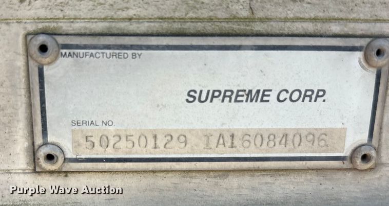 image for item EU0033 2005 Ford E350 Super Duty box truck