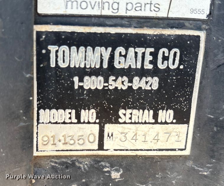 image for item EU0033 2005 Ford E350 Super Duty box truck